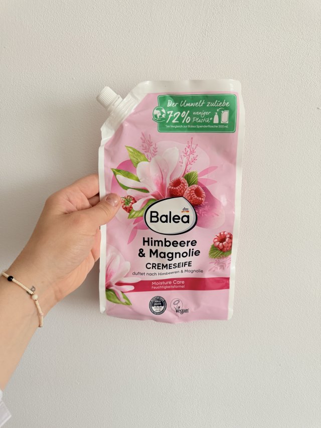 Denkowanie część druga :)  Maj, miesiąc pełen kwiatów czyli zużywamy opakowania z motywem kwiatowym i kolorze fioletu 💜, bieli 🤍 i niebieskiego 💙 💐