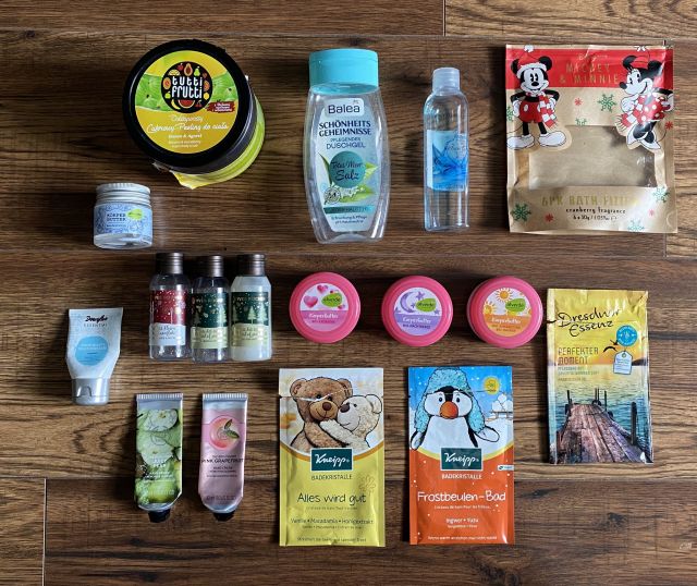 akcja denkowanie! grudzień - kosmetyki w świątecznych opakowaniach i świątecznych kolorach 🎄❄️⛄🎀🎁🎅