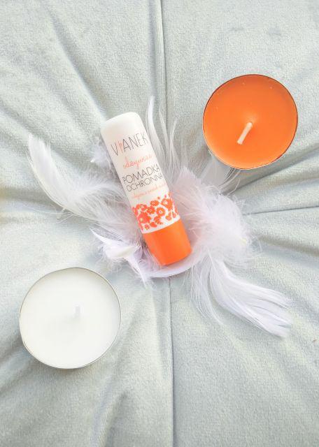 Sylveco Vianek, Pomadka ochronna do ust, Seria pomarańczowa, Odżywcza z olejem z pestek moreli