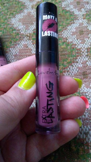 Zestaw pomadek Extra Lasting od marki Lovely.