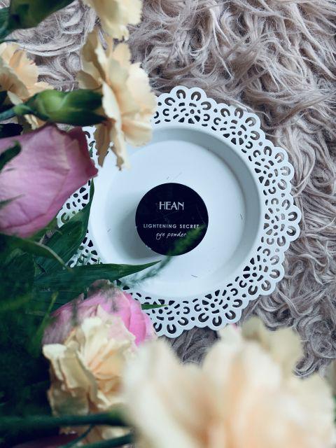 HEAN Lightening Secret, Puder pod oczy, Rozświetlający, Ultralekki