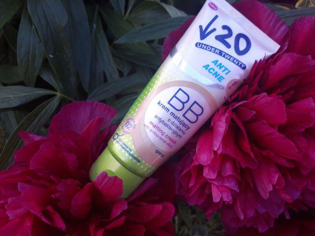 Under Twenty Anti! Acne, Matujący krem BB o działaniu antybakteryjnym, nr 02