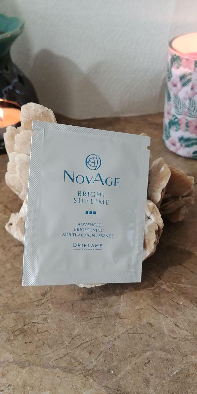 Próbka rozjaśniajacej esencji