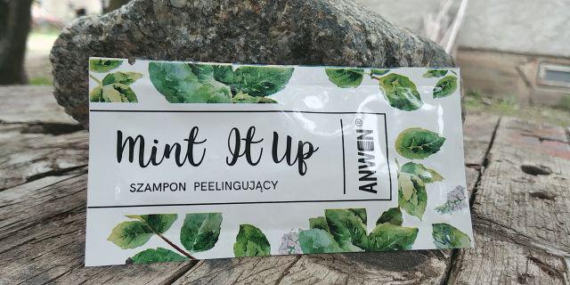 Peelingujący szampon