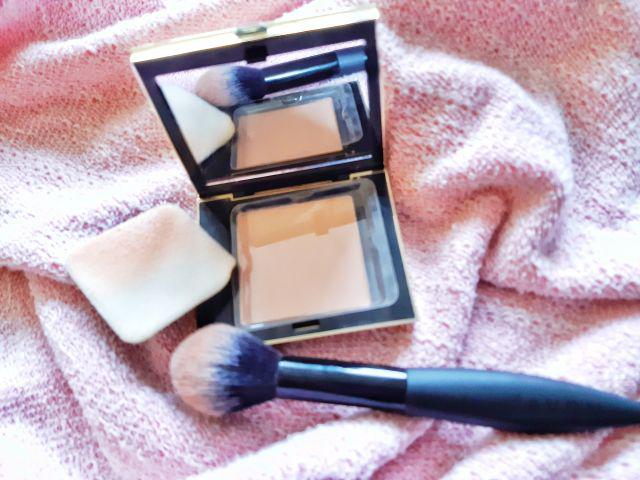 Avon Luxe, Puder prasowany do twarzy, Fair silk
