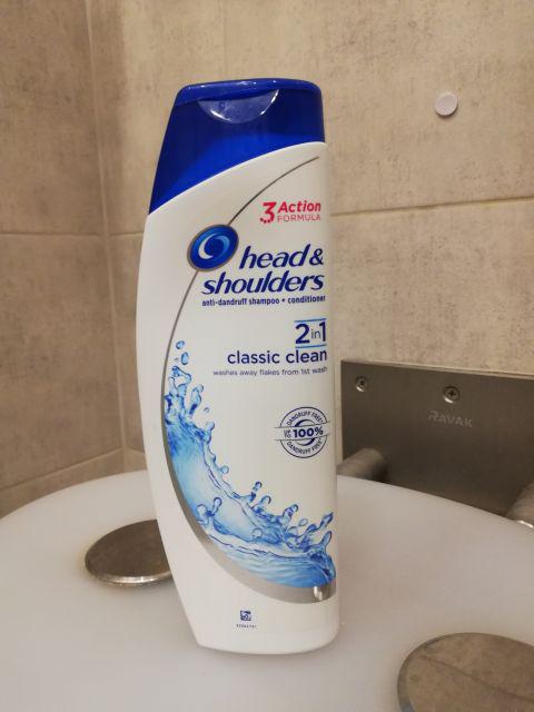 Head & Shoulders Szampon do włosów przeciwłupieżowy z odżywką 2w1, Classic Clean