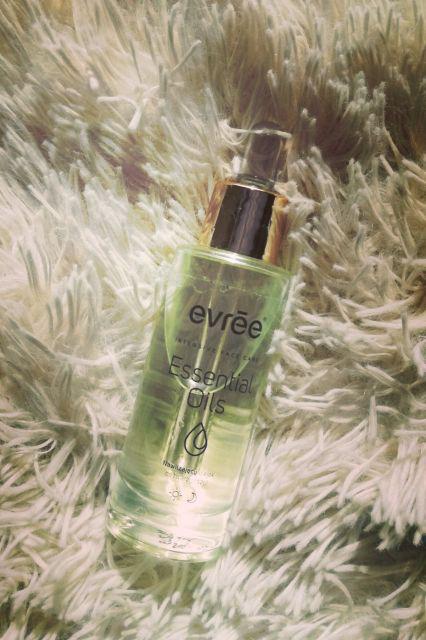 Evree Essential Oils, Olejek do twarzy i szyi, Nawilżający