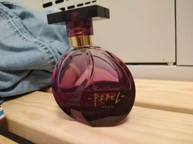 Avon Woda perfumowana, Far Away Rebel EDP