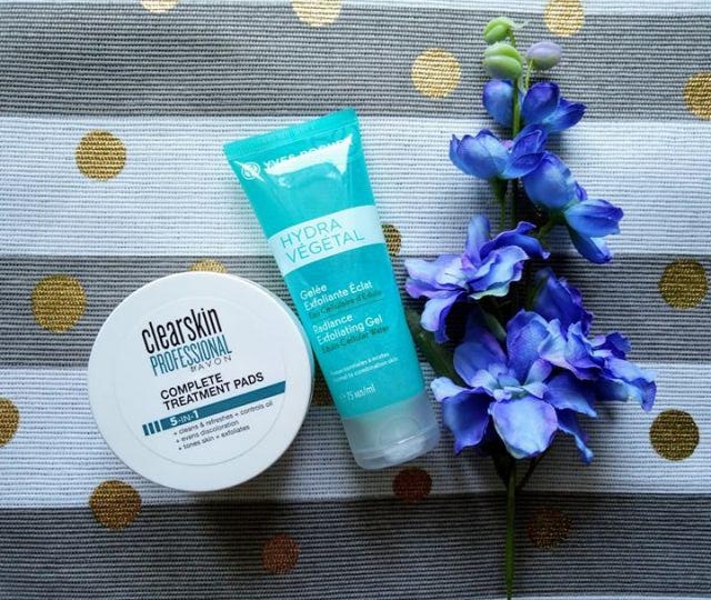 peelingi to twarzy YR i avon 