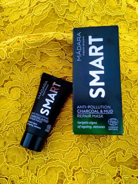 Madara Cosmetics Maska do twarzy, SMART anti-pollution charcoal&mud 