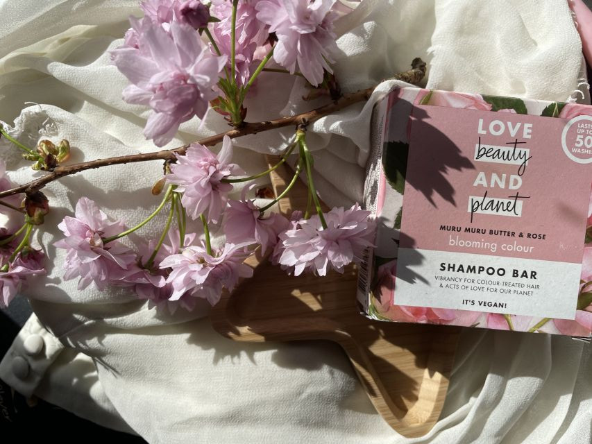Love Beauty and Planet Szampon do włosów, Muru Muru Butter & Rose, Blooming Colour
