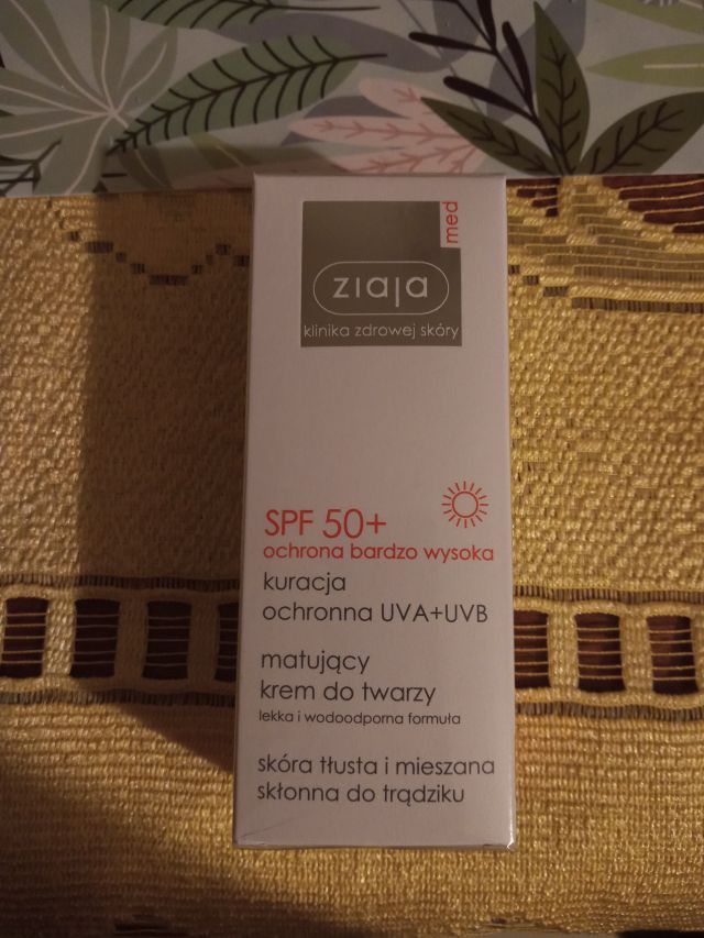 Ziaja Med, Krem do twarzy, Matujący, Kuracja ochronna UVA + UVB, SPF 50+