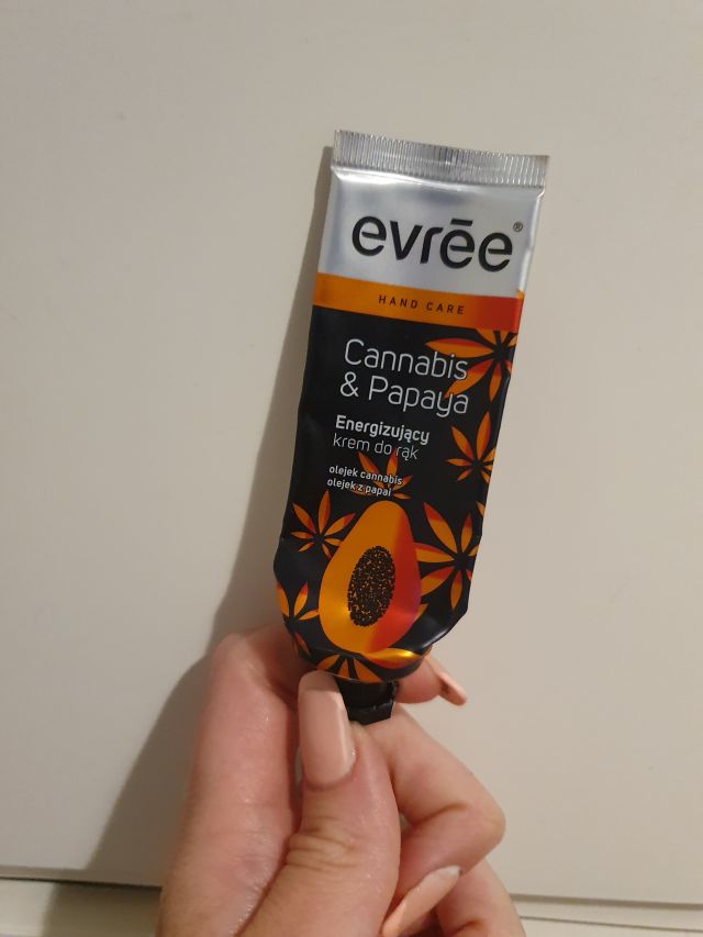 akcja denkowanie! grudzień - kosmetyki w świątecznych opakowaniach i świątecznych kolorach 🎄❄️⛄🎀🎁🎅