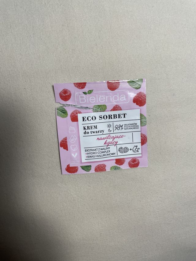 akcja denkowanie! grudzień - kosmetyki w świątecznych opakowaniach i świątecznych kolorach 🎄❄️⛄🎀🎁🎅