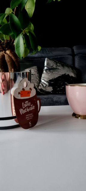 Maska peeling do twarzy z Sinsay latte macchiato