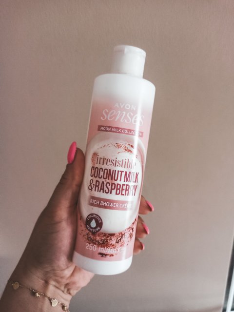 Avon Senses, Żel pod prysznic, Moon Milk Collection, Irresistible Coconut Milk & Raspberry, Kremowy, Mleczko kokosowe i maliny