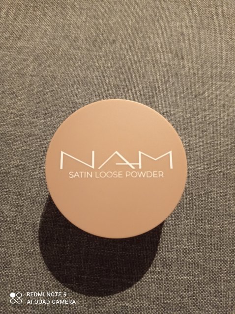 Nam Professional by Wibo Satin Loose Powder, Puder satynowy z mikroalgą i glinką