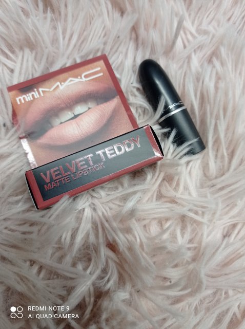 Mac Matte Lipstick Pomadka do ust, kolor velvet teddy