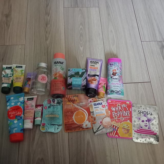 akcja denkowanie! grudzień - kosmetyki w świątecznych opakowaniach i świątecznych kolorach 🎄❄️⛄🎀🎁🎅