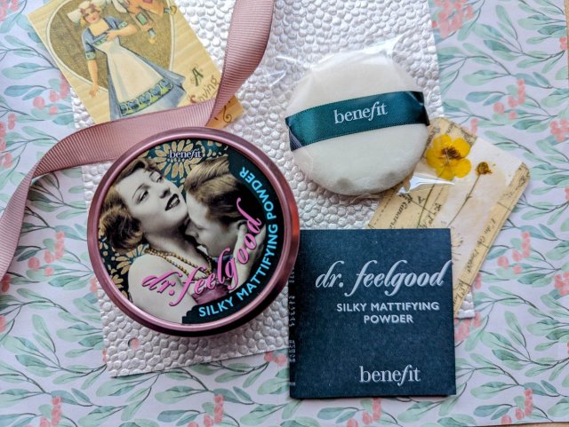 Sypki Puder Matujący Do Twarzy Benefit Dr Feel Good