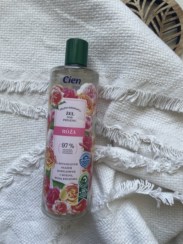 Cien Żel pod prysznic, Pełen aromatu, Róża, Z botanicznym olejem kameliowym i różaną wodą kwiatową