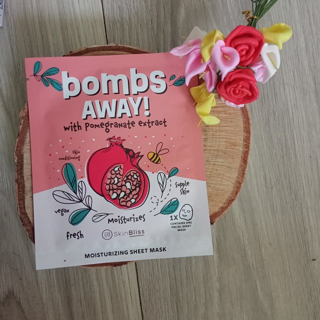 Dayes Europe B.V Maska do twarzy w płacie, Bombs Away!, With Pomegranate Extract 
