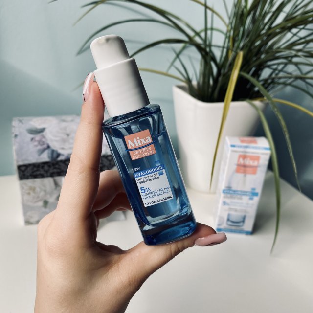 Mixa Hyalurogel, Serum do twarzy, Skóra wrażliwa, 5% witamina B3 + Prowitamina B5 + kwas hialuronowy
