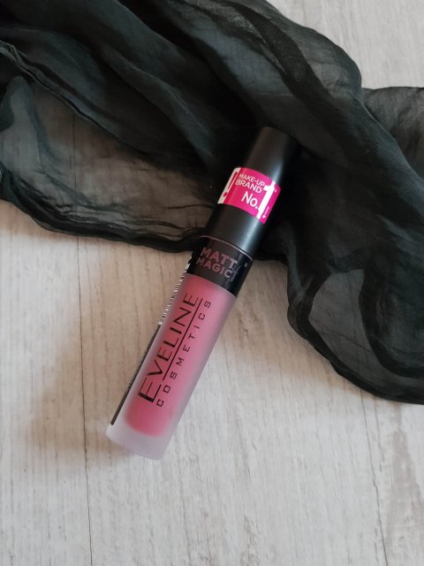 Eveline Matt Magic Lip Cream, Matowa pomadka do ust w płynie, nr 22 Bright Coral