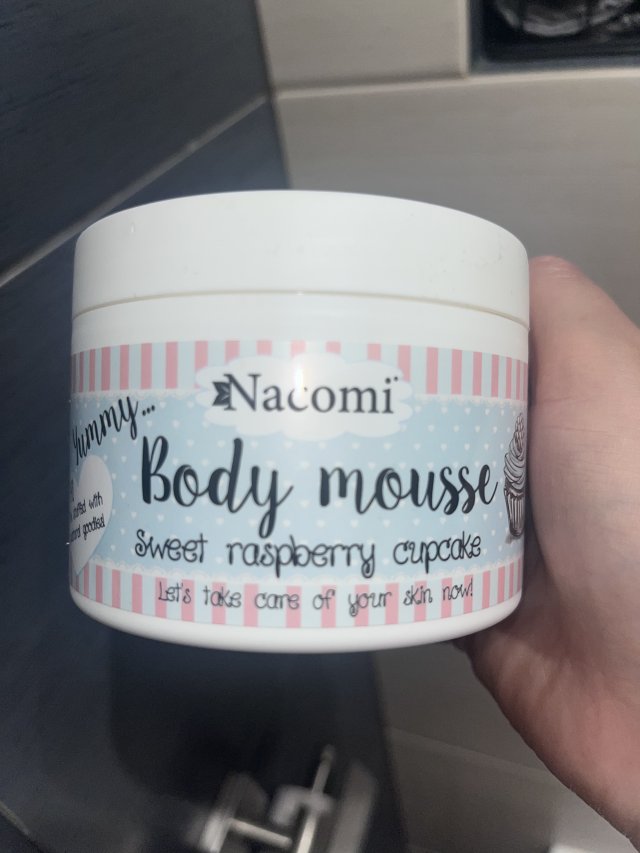 Nacomi Mus do ciała, Sweet Raspberry Cupcake