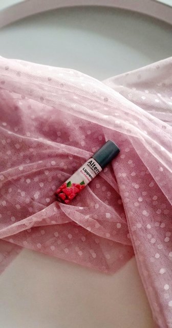 Pomadka olejek pielęgnacja ust