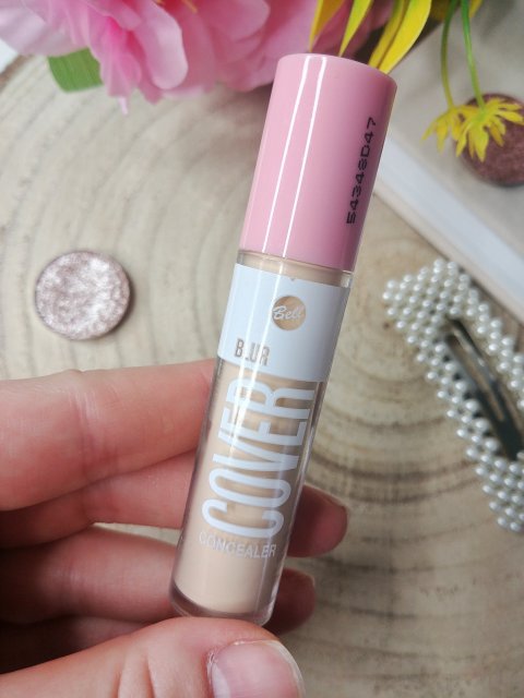 Bell Blur Cover Concealer, Korektor pod oczy i do twarzy, Optycznie wygładzający, nr 01 Ivory