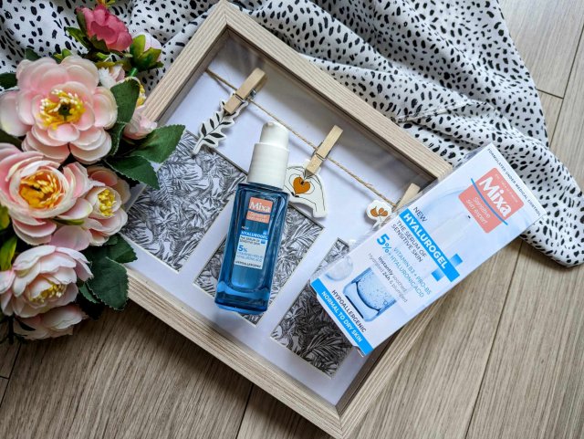 Mixa - Hyalurogel - Serum do twarzy- 5% witamina B3 + Prowitamina B5 + kwas hialuronowy