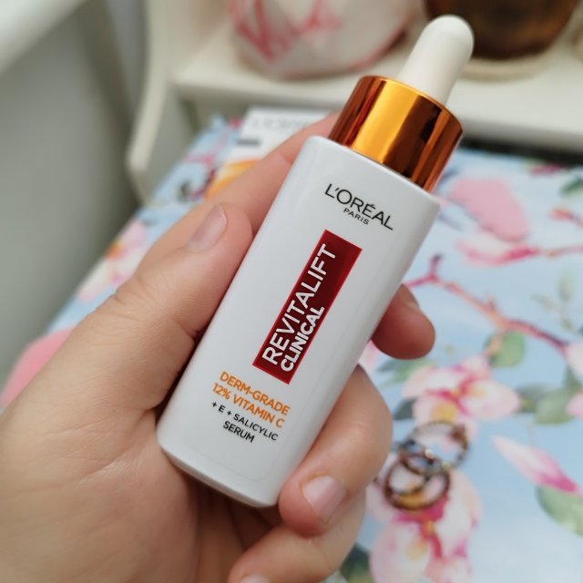 L'ORÉAL PARIS Clinical Revitalift serum do twarzy, rozjaśniające, 12% witamina CL