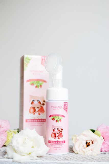 Sersanlove Pianka do mycia twarzy, Strawberry Amino Acid Cleanser Mousse