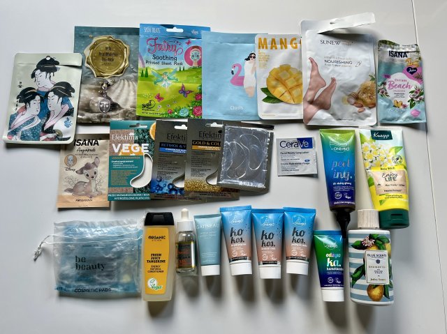 akcja denkowanie! grudzień - kosmetyki w świątecznych opakowaniach i świątecznych kolorach 🎄❄️⛄🎀🎁🎅