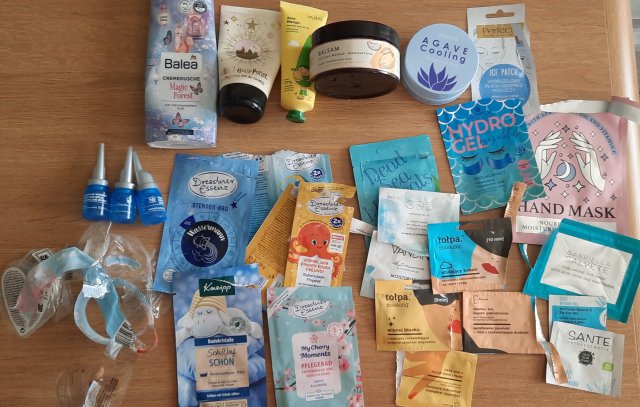 akcja denkowanie! grudzień - kosmetyki w świątecznych opakowaniach i świątecznych kolorach 🎄❄️⛄🎀🎁🎅