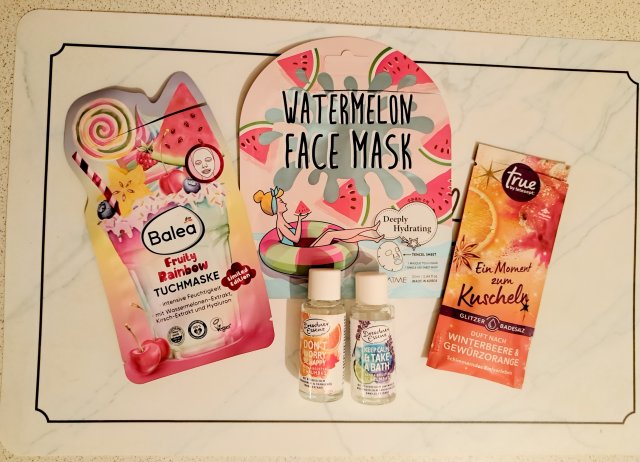 akcja denkowanie! grudzień - kosmetyki w świątecznych opakowaniach i świątecznych kolorach 🎄❄️⛄🎀🎁🎅