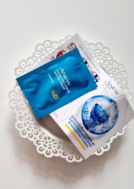 Próbka premu Avon Anew  Hydra Pro Vita D
