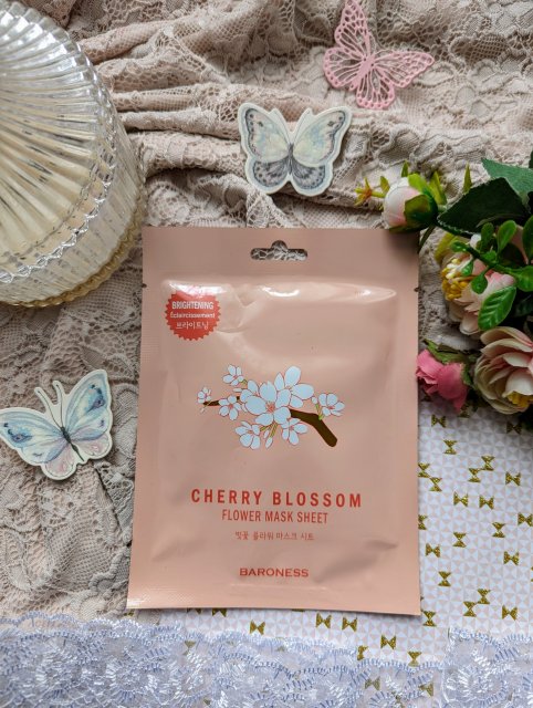 Baroness Maska do twarzy w płacie, Cherry Blossom, Rozświetlająca