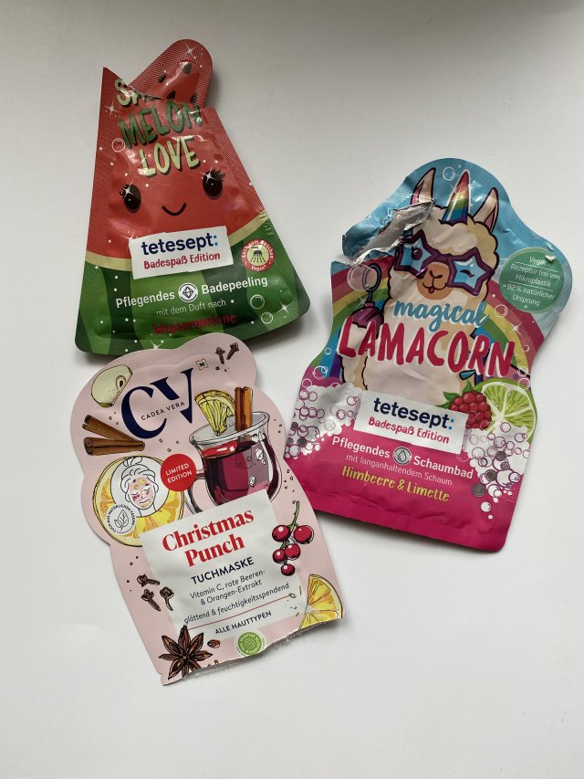 akcja denkowanie! grudzień - kosmetyki w świątecznych opakowaniach i świątecznych kolorach 🎄❄️⛄🎀🎁🎅