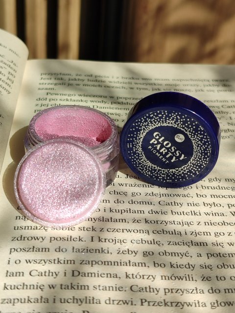 Bell Blink Bang, Glossy Party Pigment, Pigment do powiek, nr 01 Confetti