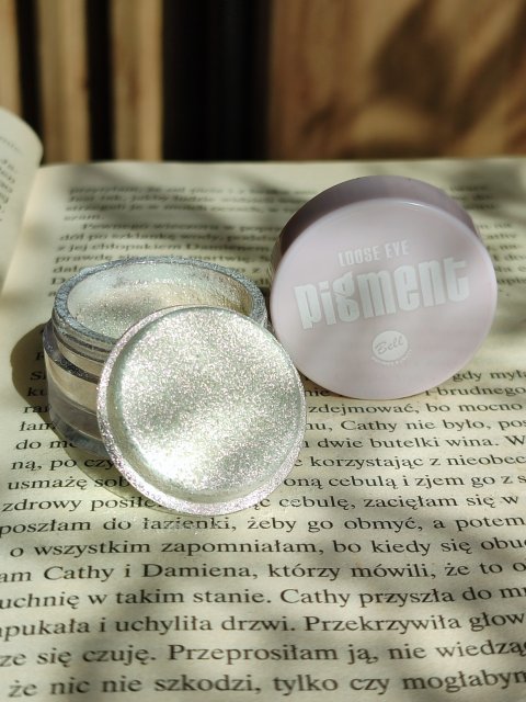 Bell Loose Eye, Pigment, nr 01 Unicorn Dust