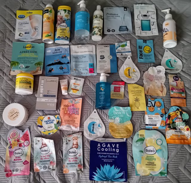 akcja denkowanie! grudzień - kosmetyki w świątecznych opakowaniach i świątecznych kolorach 🎄❄️⛄🎀🎁🎅