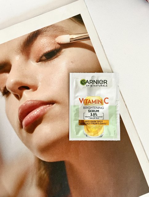 Garnier Skin Naturals, Vitamin C, Serum do twarzy, Na przebarwienia, Witamina C, niacynamid, kwas salicylowy