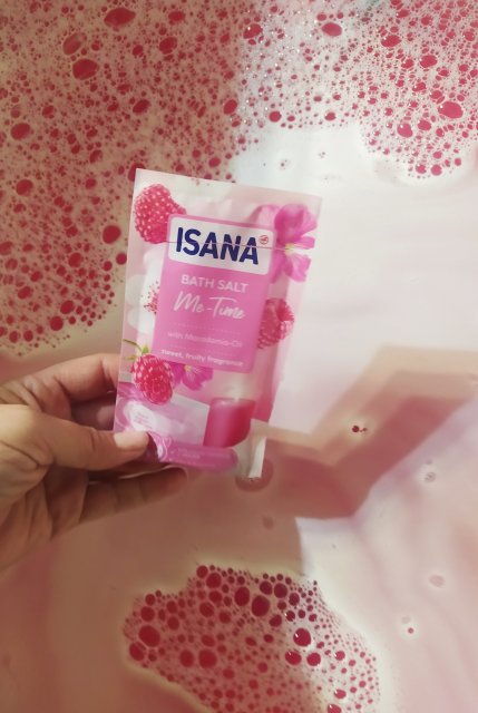 Isana Sól do kąpieli, Me-Time, Zapach malin i olejku macadamia