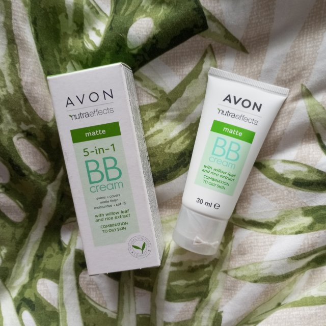 Avon Nutraeffects, Krem BB 5w1, Matujący, Light 