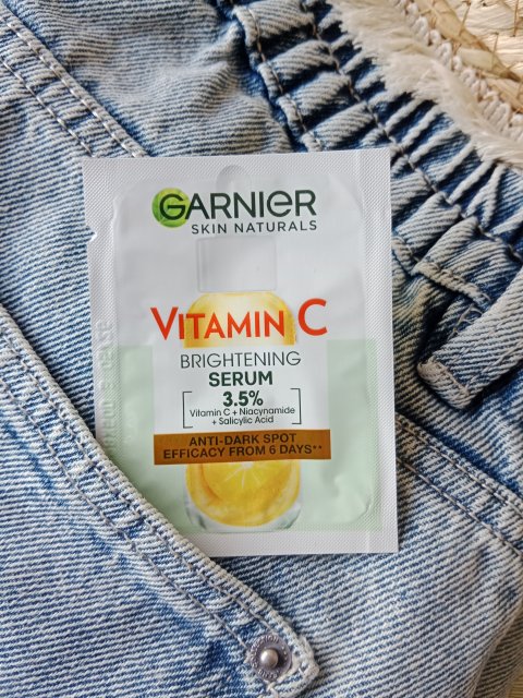 Garnier Skin Naturals, Vitamin C, Serum do twarzy, Na przebarwienia, Witamina C, niacynamid, kwas salicylowy