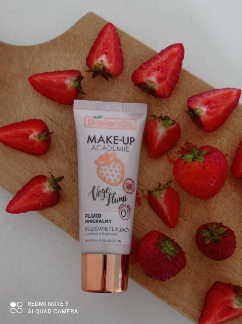 Bielenda Make-Up Academie, Vege Flumi, Fluid do twarzy, Mineralny, nr 01