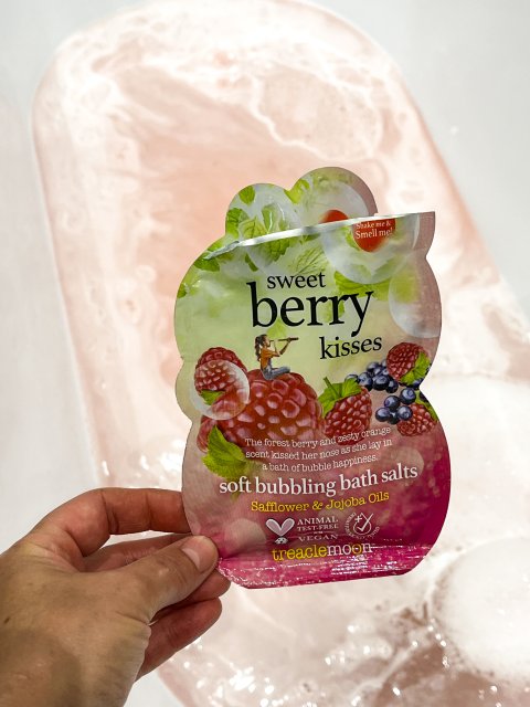 Treaclemoon Sól do kąpieli, Sweet Berry Kisses, Safflower & Jojoba Oils