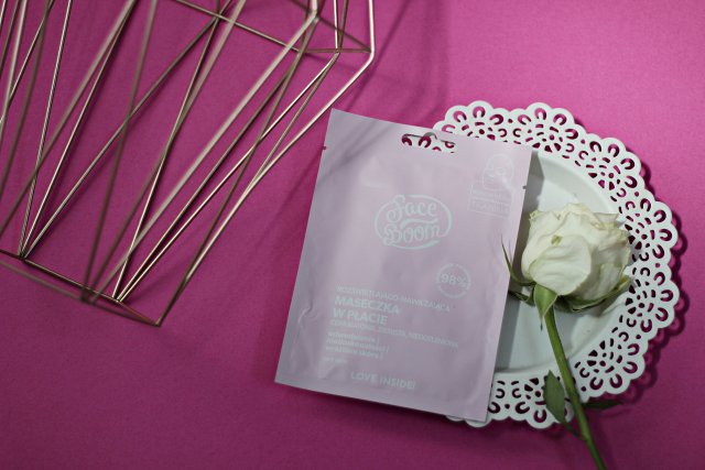 FaceBoom Maseczka do twarzy w płacie, Rozświetlająco-nawilżająca, Cera matowa, ziemista, niedotleniona